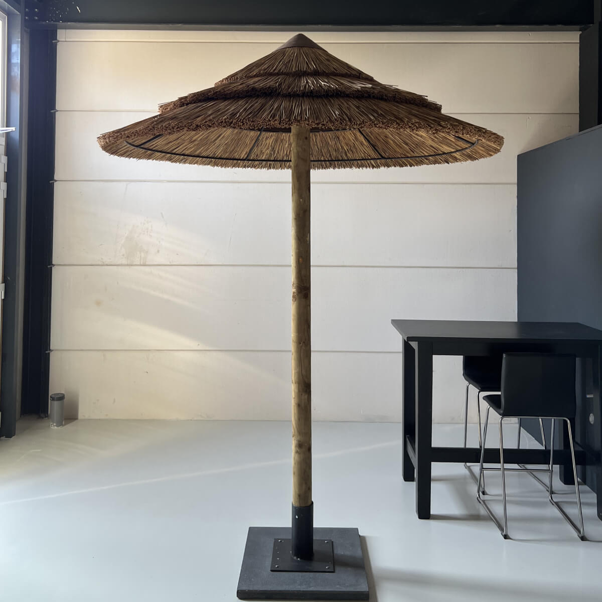 Showroom Model Rieten Parasol Zanzibar