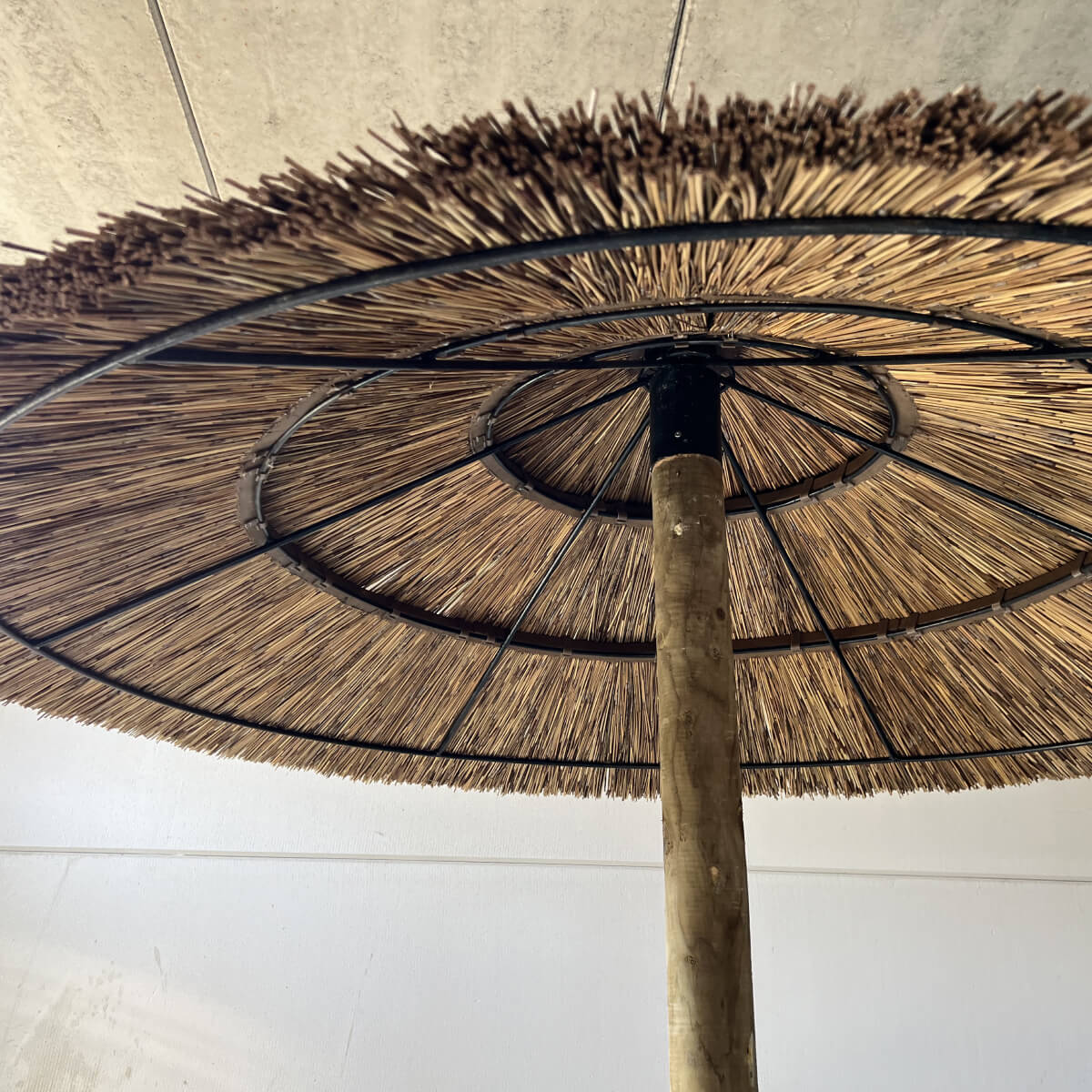 Showroom Model Rieten Parasol Zanzibar